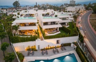 Très belle villa moderne jumelée située à Marbella