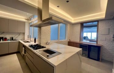 Beautiful renovated apartment with sea view and balcony in Ipanema
