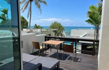 Très belle villa située en bord de plage proche de Phuket
