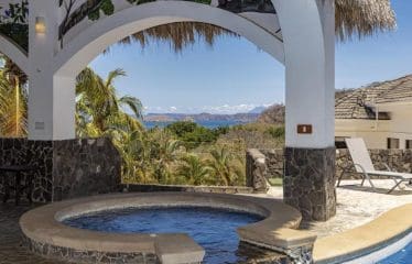 Grande villa avec une vue sur l&rsquo;océan située à Ocotal
