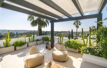 SUPERBE MAISON DE VILLE AVEC UNE VUE INCROYABLE SUR LA MONTAGNE ET LA MER