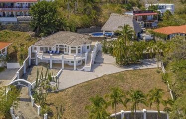 Grande villa avec une vue sur l&rsquo;océan située à Ocotal