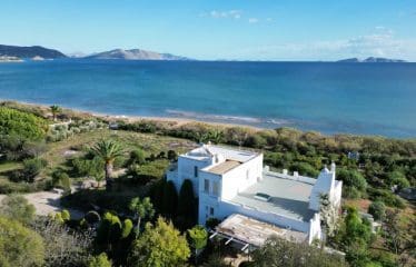 Très belle Villa exclusive située à Petrothalassa, Portoheli.