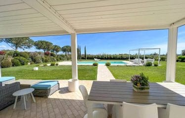 Belle villa moderne de luxe située à Cecina