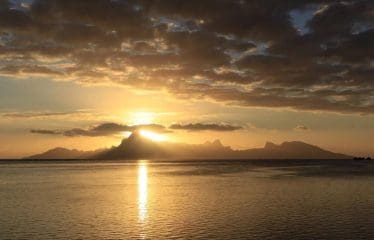 Somptueuse propriété pieds dans l&rsquo; eau vue mer époustouflante .                     Commune à Tahiti, Polynésie française