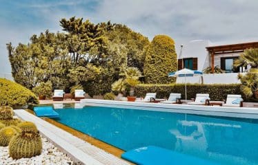 Splendide villa avec vue mer située à Santorin