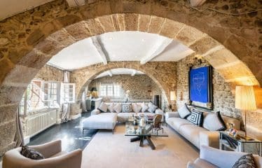 Luxueux Mas en pierre du 18ème siècle avec piscine chauffée – Propriété unique à Biot