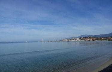 AGNIIQUE IMMOBILE DI PRESTIGIO su 2 livelli: 250 mq abitabili ad OLETTA VISTA MARE