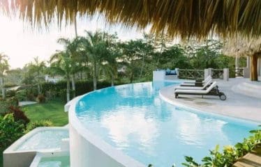 Magnifique Villa située près de Playa Grande, sur une falaise surplombant la mer.