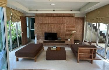Très belle villa située en bord de plage proche de Phuket