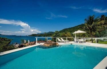 Très belle VILLA vue sur la mer  à Ilhabela