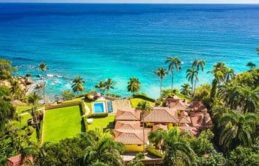 Incroyable villa en bord de mer à Cabrera