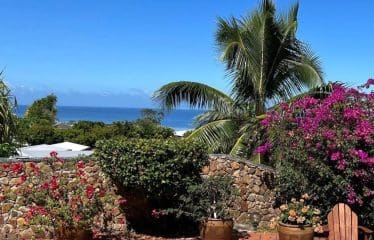 La Villa Vapiano ,   situé sur la résidence le lotissement Privé  le  » LOTUS »  Punaauia Tahiti , avec vue sublime de l ile de Moorea ,