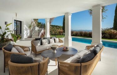 Magnificent MANOR HOUSE WITH PANORAMIC SEA VIEWS IN EL MADROÑAL