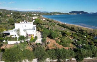 Très belle Villa exclusive située à Petrothalassa, Portoheli.