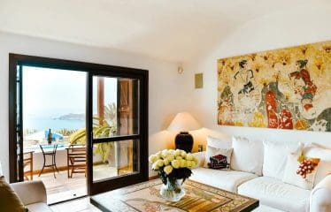 Splendide villa avec vue mer située à Santorin