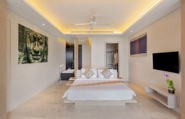 La villa offre una vista mozzafiato sul Mare delle Andamane ed è offerta con una vegetazione pittoresca.