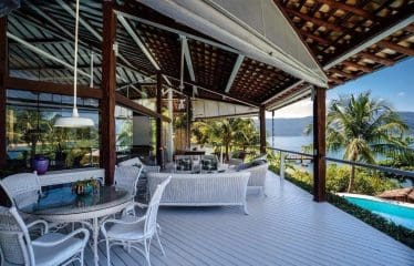 Très belle VILLA vue sur la mer  à Ilhabela