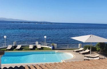 Propriété d’exception  pieds dans l&rsquo; eau , située au cœur des sanguinaire AJACCIO