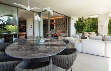 Très belle villa moderne jumelée située à Marbella