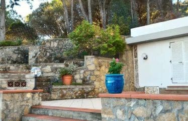 Belle villa moderne située à Isola Del Giglio