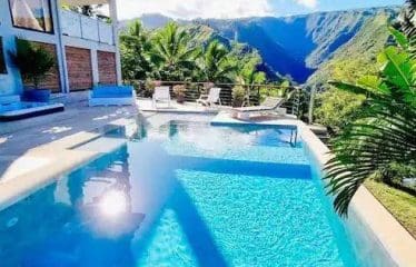 Très belle villa située dans la résidence « Les hauts de Matatia » à Taapuna.