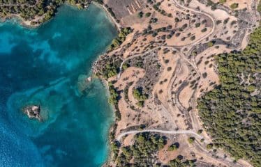 Très beau terrain avec une vue impressionnante sur la mer