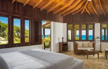 Incroyable villa en bord de mer à Cabrera