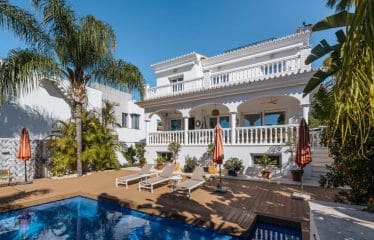 Belle villa moderne située dans un environnement calme à Marbella