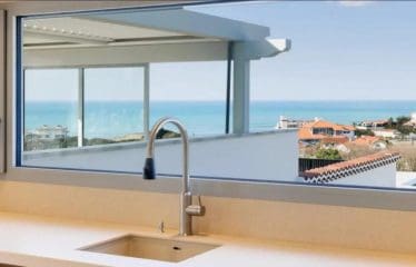 Magnifique Propriété neuve situé dans les quartiers élégant de Biarritz vue mer Panoramique sur l océan .