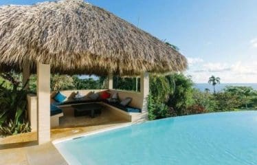 Magnifique Villa située près de Playa Grande, sur une falaise surplombant la mer.