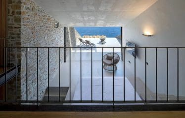 superbe villa au design architectural distinctif sur l’île de Sérifos.