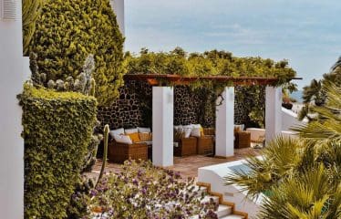 Splendide villa avec vue mer située à Santorin