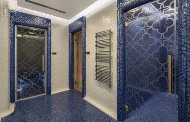 LUXUEUSE VILLA DE GOLF EN PREMIÈRE LIGNE À NUEVA ANDALUCIA