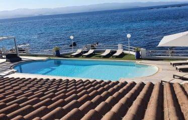 Propriété d’exception  pieds dans l&rsquo; eau , située au cœur des sanguinaire AJACCIO