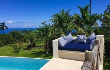 Magnifique Villa située près de Playa Grande, sur une falaise surplombant la mer.