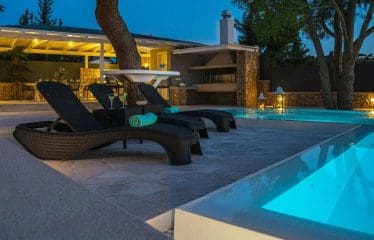 MAGNIFIQUE VILLA Vues spectaculaires sur la ville de Porto Cheli,