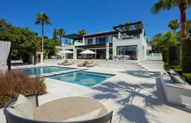 Magnifique villa de luxe située à Nueva Andalucia