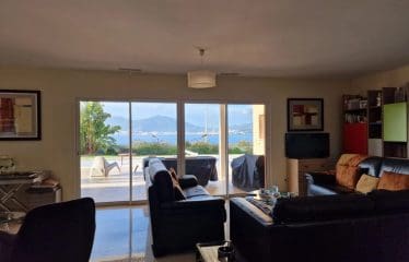 Magnifica proprietà con vista mozzafiato sul mare Golf d'Ajaccio