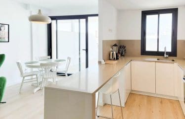 Bel appartement moderne avec une terrasse ensoleillée
