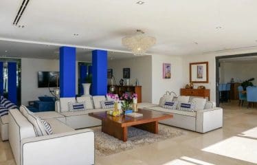 Très belle villa de luxe avec une vue époustouflante sur la mer