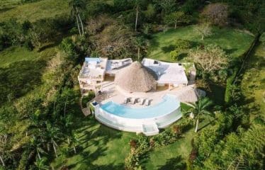 Magnifique Villa située près de Playa Grande, sur une falaise surplombant la mer.