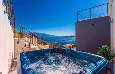 Très belle Villa en pierre située dans le quartier Omis