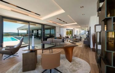 VILLA ATLAS – SUPERBE VILLA DE LUXE DE STYLE CONTEMPORAIN AVEC PANORAMIQUE SUR LA MER DANS LA PRESTIGIEUSE LA RESERVA DE SOTOGRANDE.