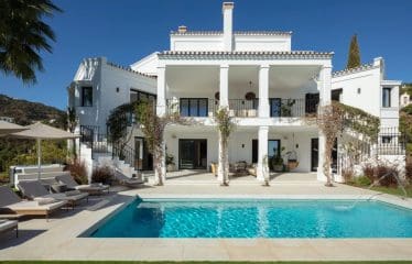 Magnificent MANOR HOUSE WITH PANORAMIC SEA VIEWS IN EL MADROÑAL