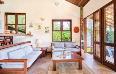 Maison idyllique au bord de l&rsquo;eau avec jetée à Paraty