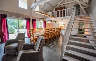 Adainville   PROPRIÉTÉ EXCEPTIONNELLE AVEC PISCINE COUVERTE .