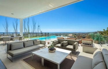 Magnifique propriété contemporaine exclusive d&rsquo;El Herrojo, à La Quinta.