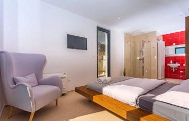 Très belle Villa en pierre située dans le quartier Omis