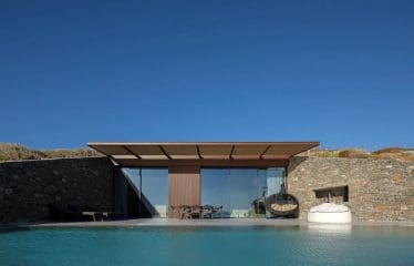 superbe villa au design architectural distinctif sur l’île de Sérifos.